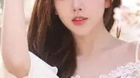 武汉三镇主场0-4不敌浙江队 王钰栋18岁首秀进球破纪录